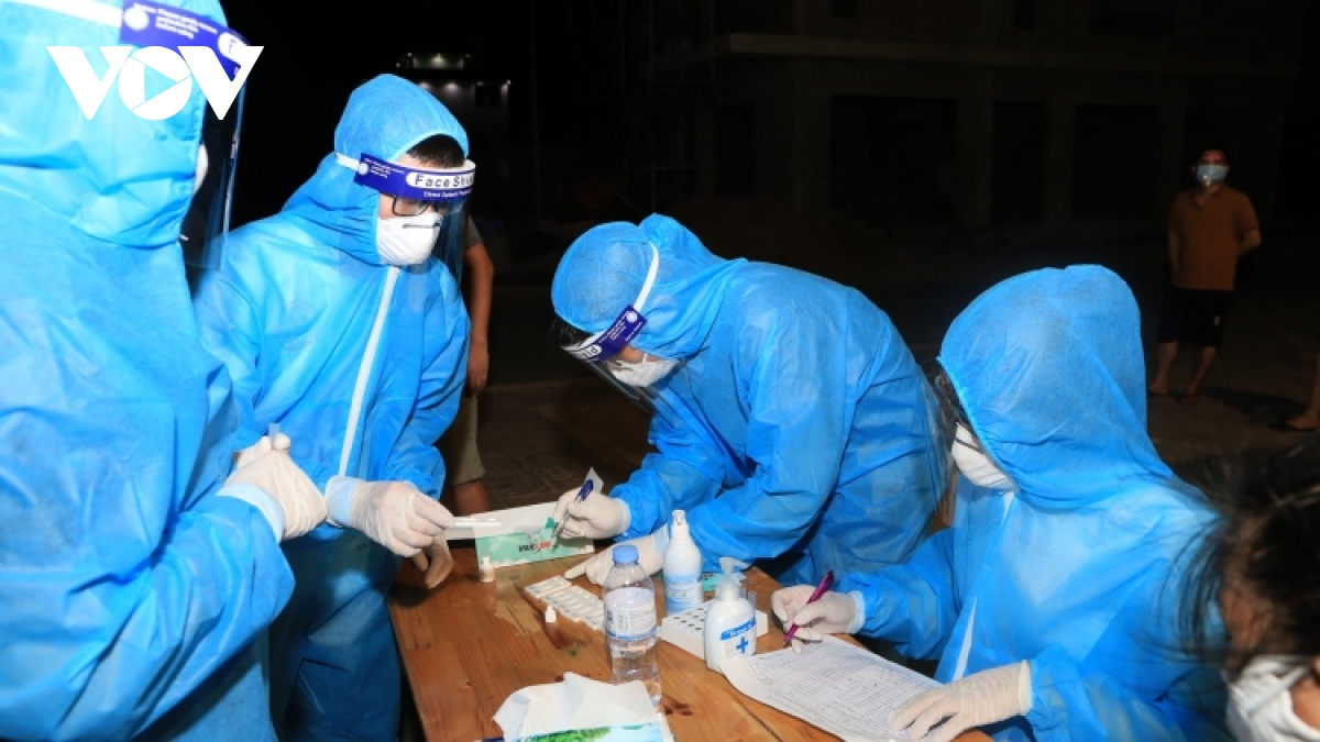 HCM City leads with 215 new COVID-19 cases reported on July 3 morning